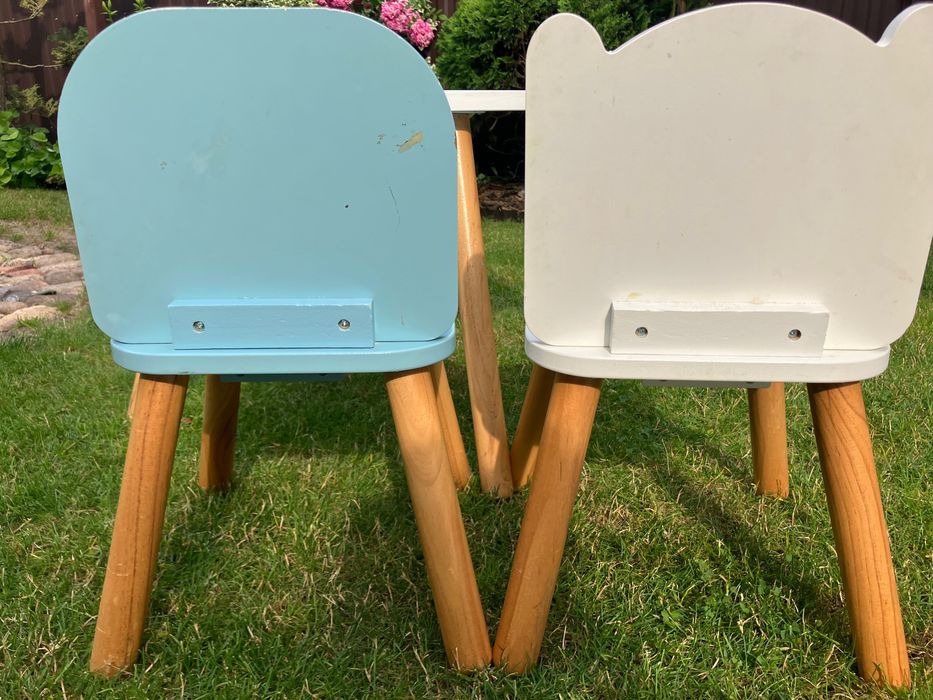 Zestaw drewnianych mebelków Janod Arktyka stolik + 2 krzesełka