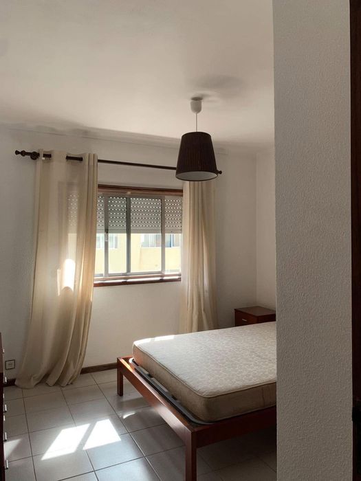 Arrendo t2 mobilado no cacem