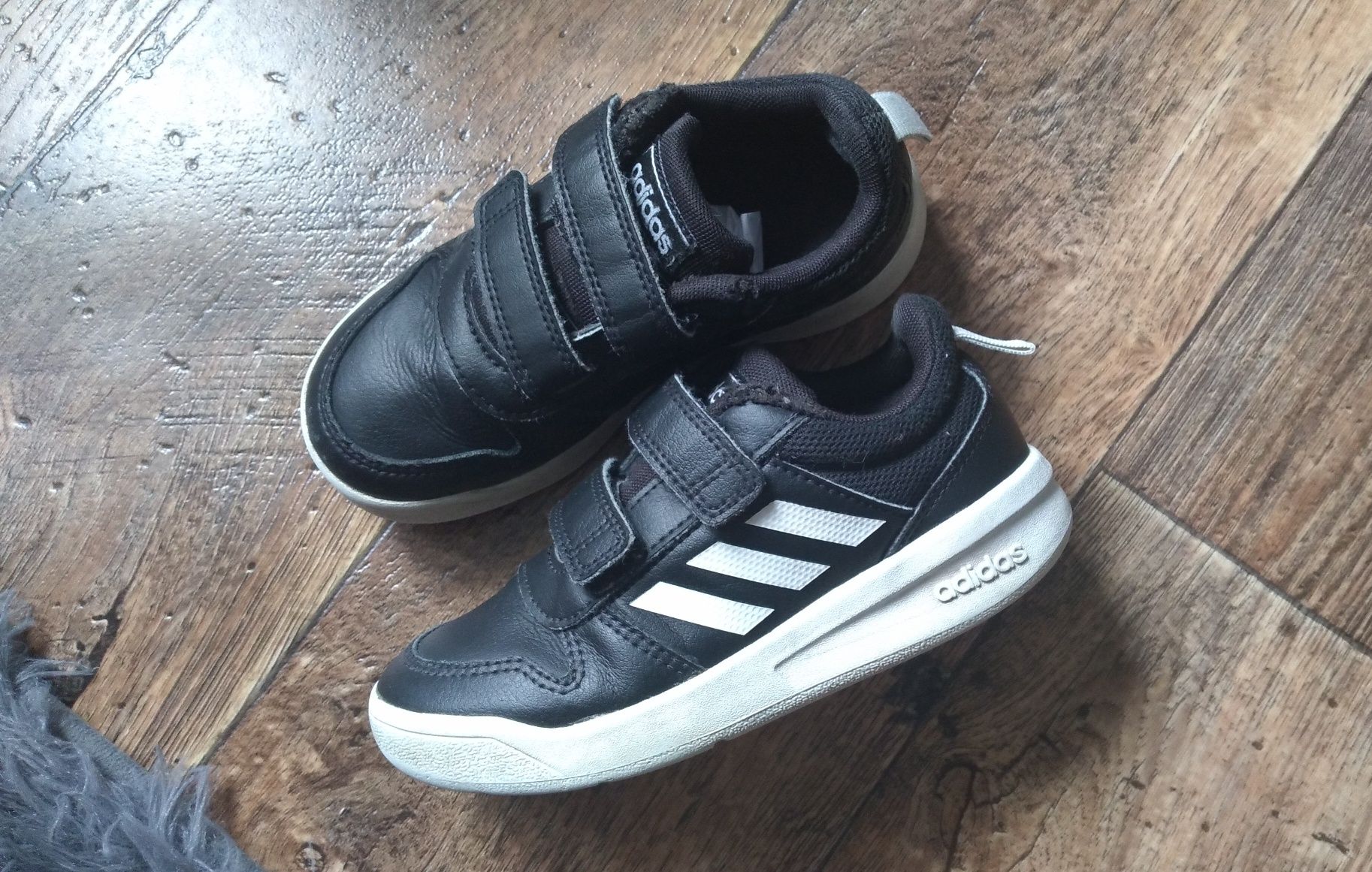 Czarne buty adidas rozmiar 28