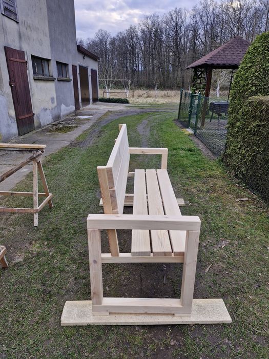 Ławka ogrodowa bardzo solidna