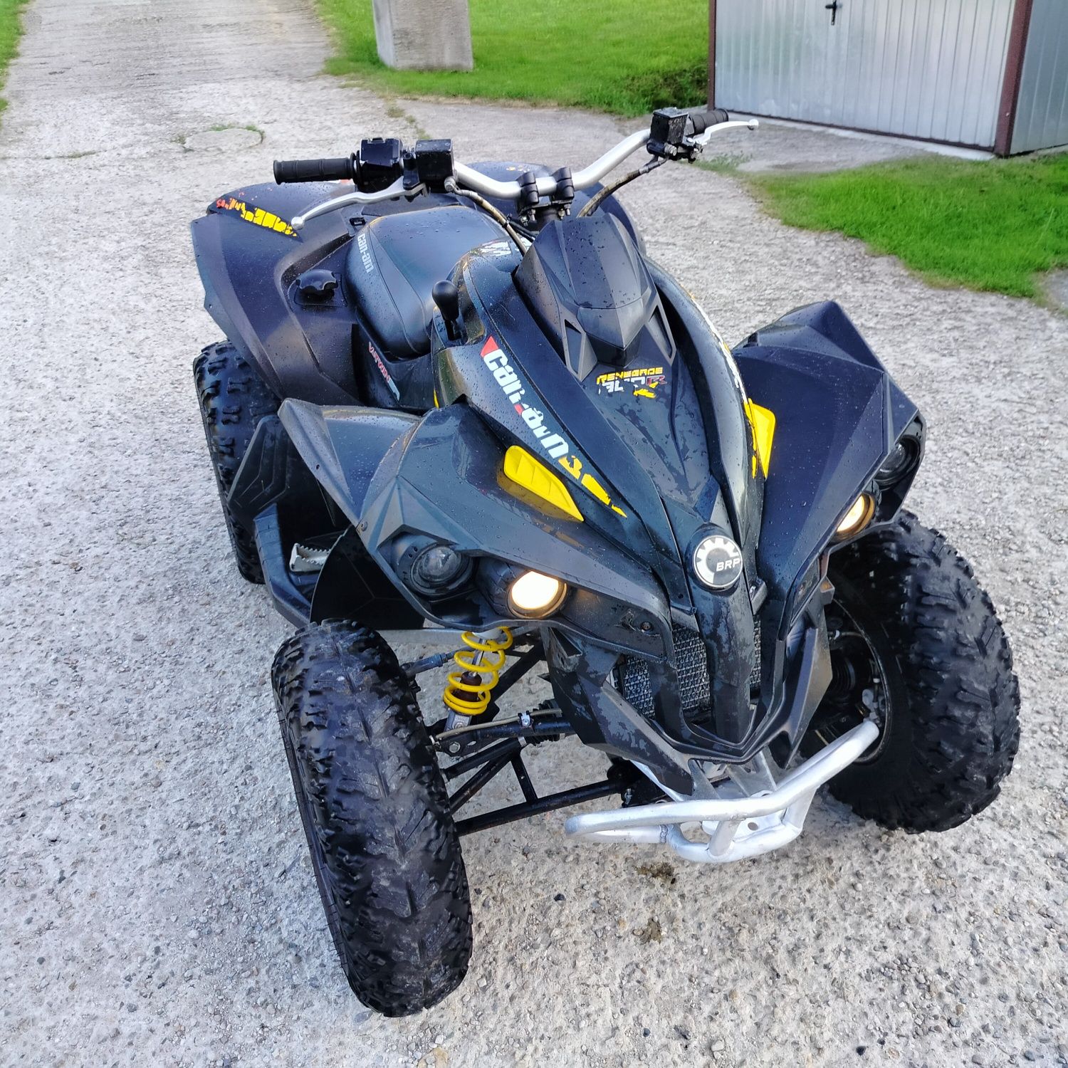 Quad quady ATV can am (Polaris Yamaha Suzuki kawasaki cf Moto)
