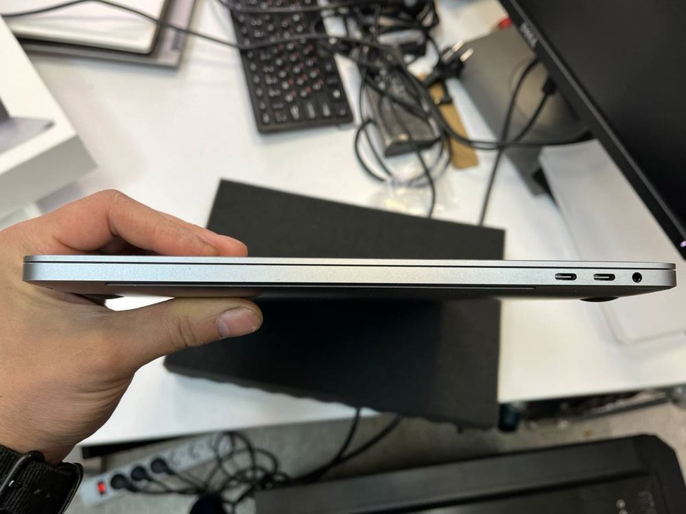 Ноутбук Apple MacBook Pro 16" Space Gray 2019 (MVVJ2) i7/16Gb/512Gb