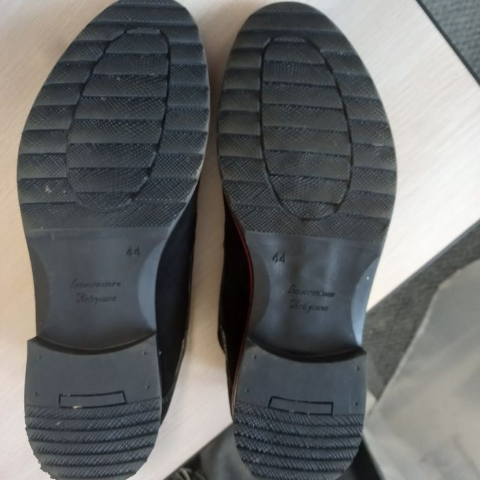 Зимові чоловічі замшеві черевики.