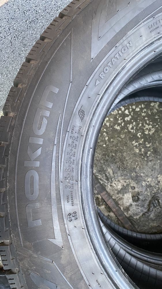 Продам Резину 235/65 R17