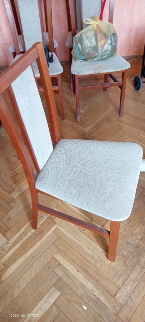 Stół rozkładany dla 6 lub 8 osób