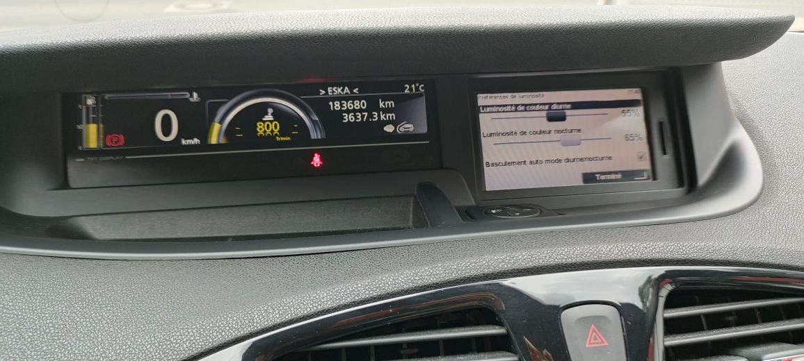 Renault Scenic / 2012 / 1.5 dCi / 110 PS / 183 tys km / Navi / PDC