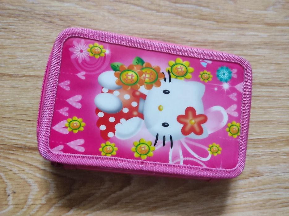 Piórnik hello kitty