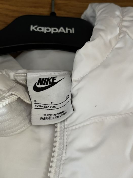 Kurtka zimowa Nike 128-137 cm