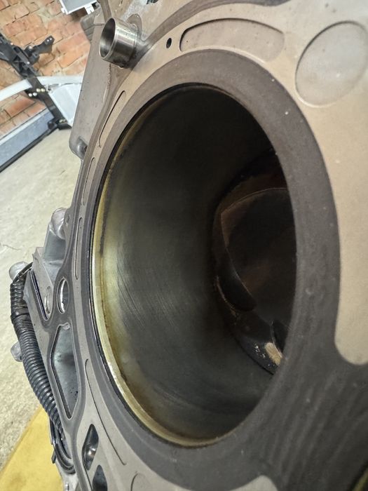 Блок циліндрів Subaru Forester Outback