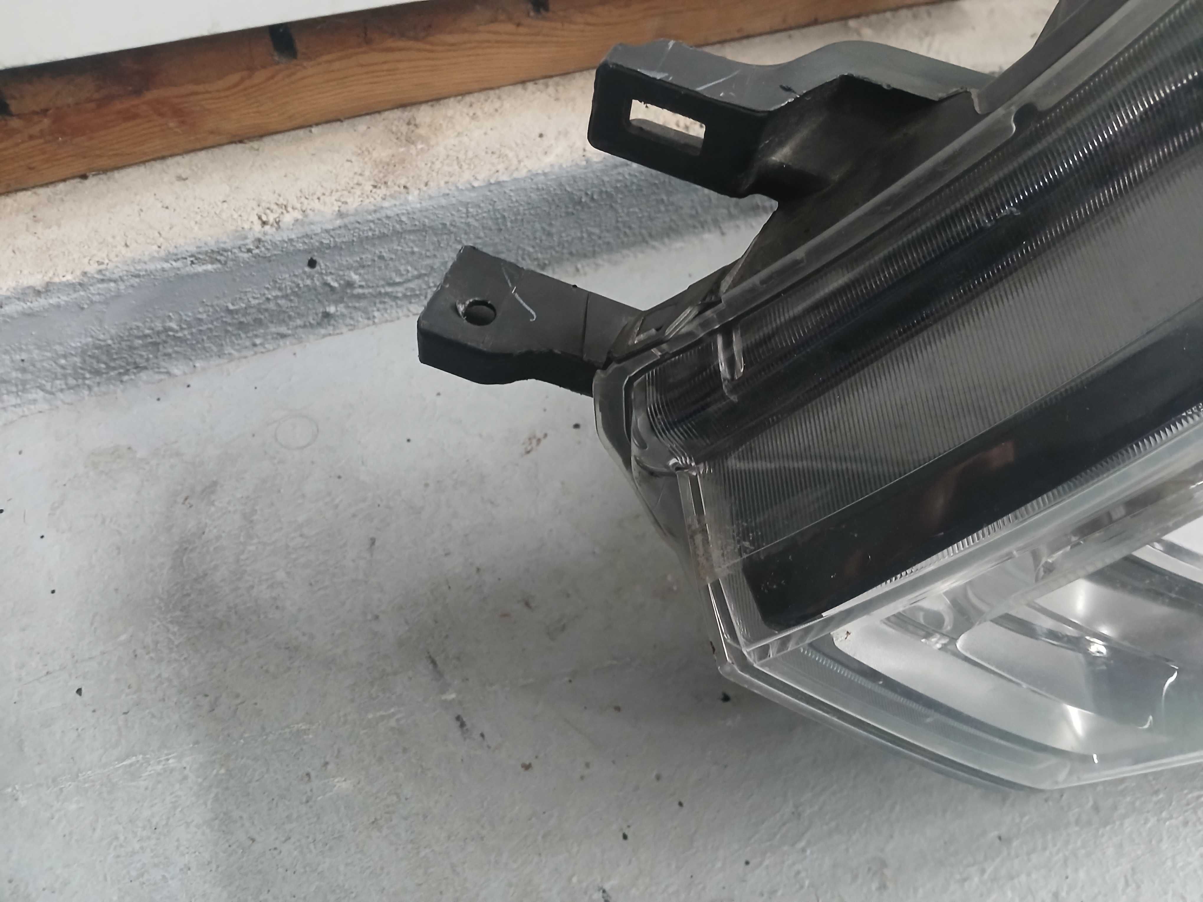 Nissan qashqai farol headlight farolim lado esquerdo