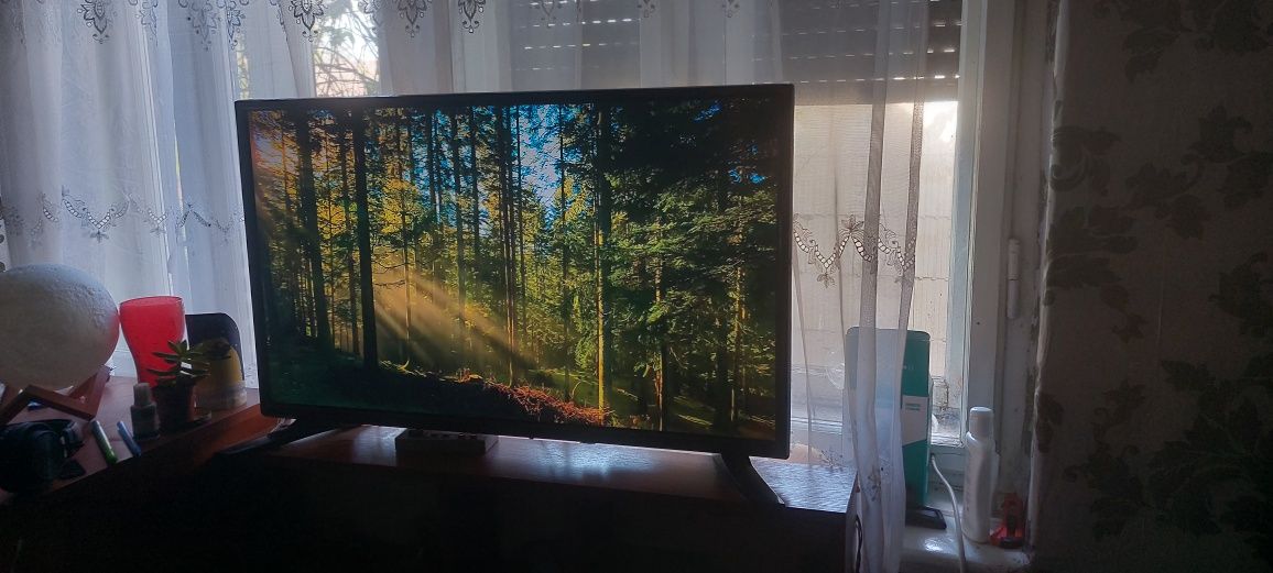 Телевізор libertine 32 smartTV