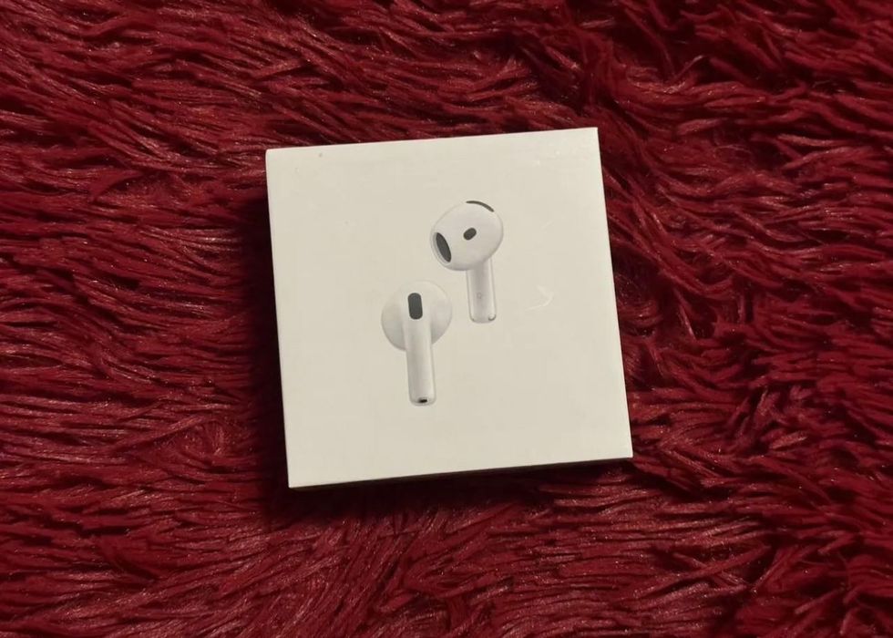 Наушники Apple AirPods 4 Anc запакованые. На гарантии. Новые