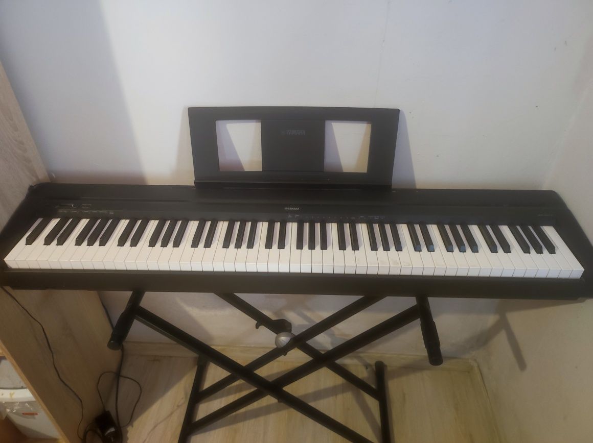 Pianino Yamaha p45