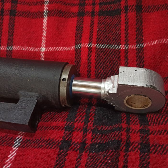 Гідравлічний циліндр2