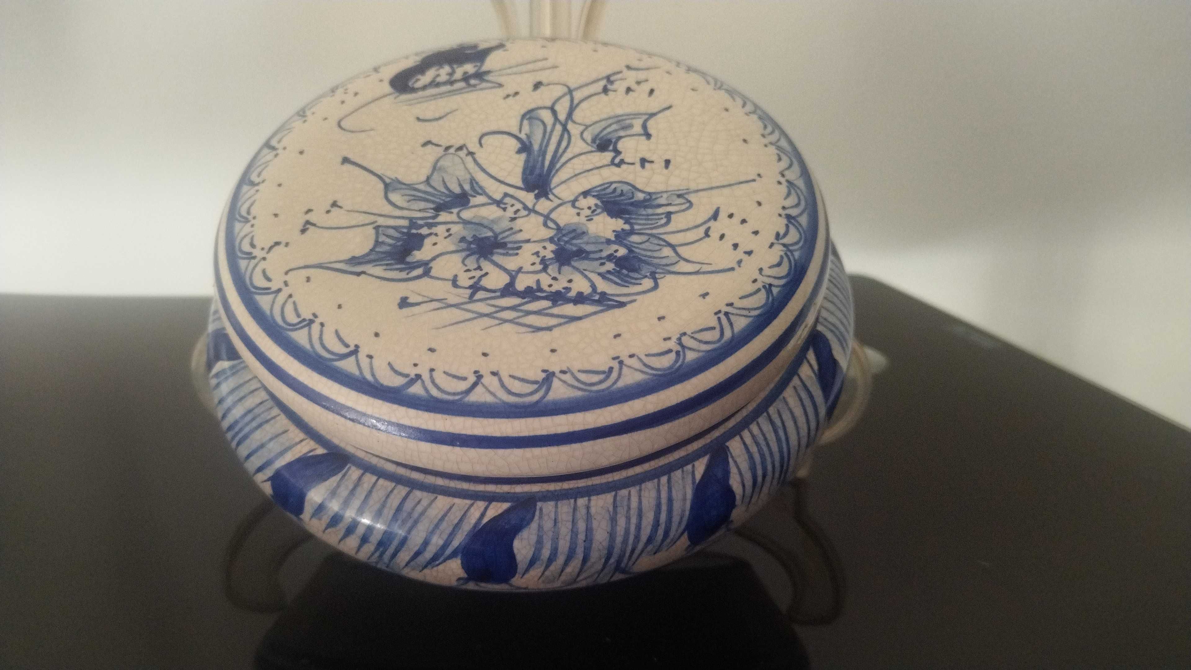 Caixa de Porcelana, pintada a mão