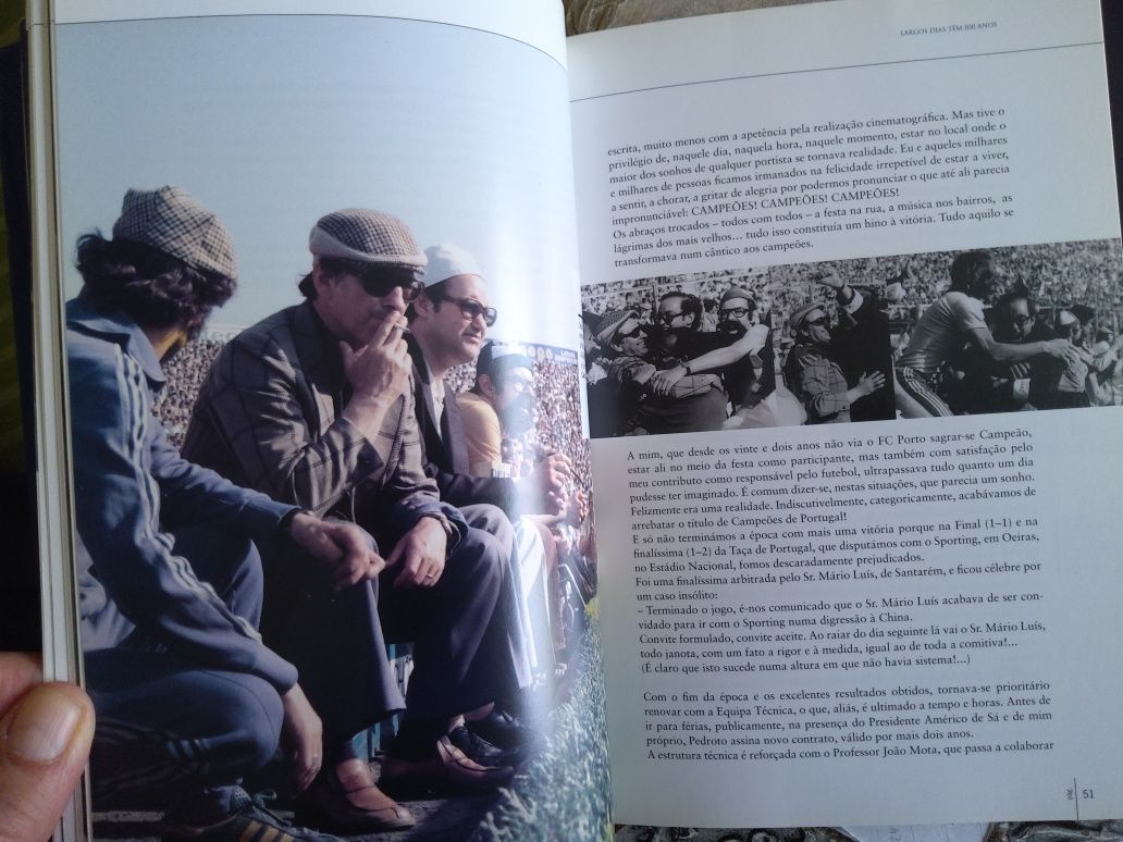 25324#F C Porto livro de Pinto da Costa Largos dias têm 100 anos