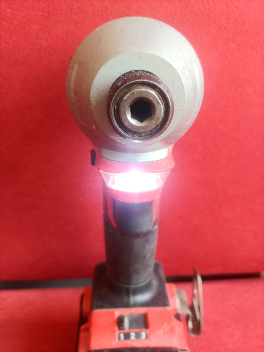 Zakretarka Milwaukee BLID2
