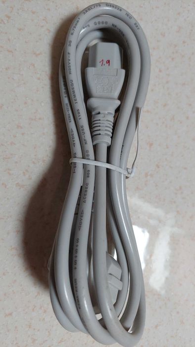 Cabo de alimentação