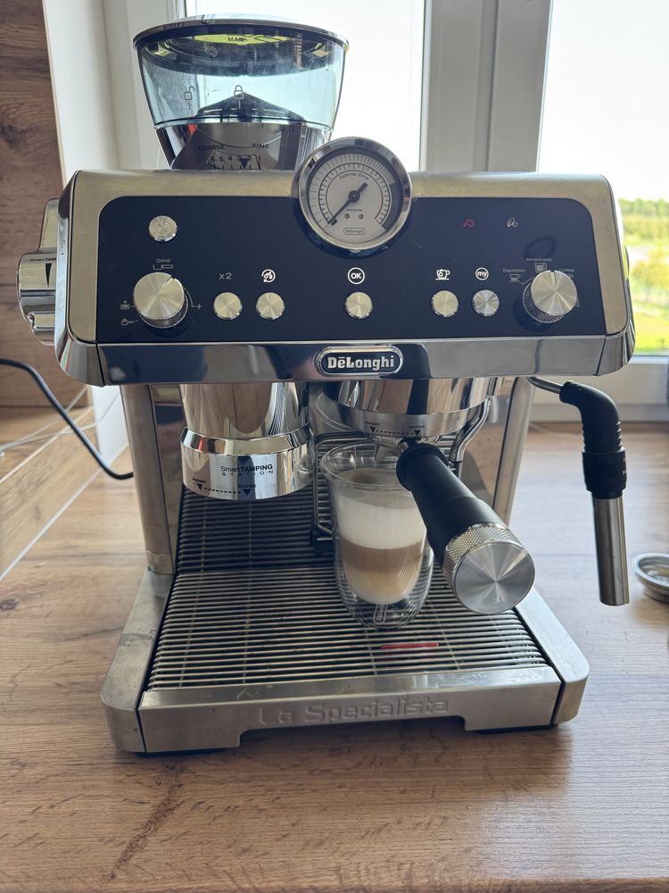 Ekspres do kawy Delonghi La Specjalista EC9335.M