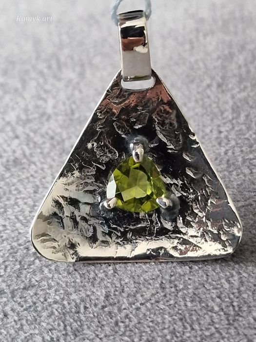 Wisiorek Srebro 925 Naturalny Peridot Handmade