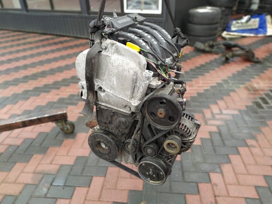 Двигатель Dacia Logan 1.6 бензин k4m690 пробег 165 тис. км