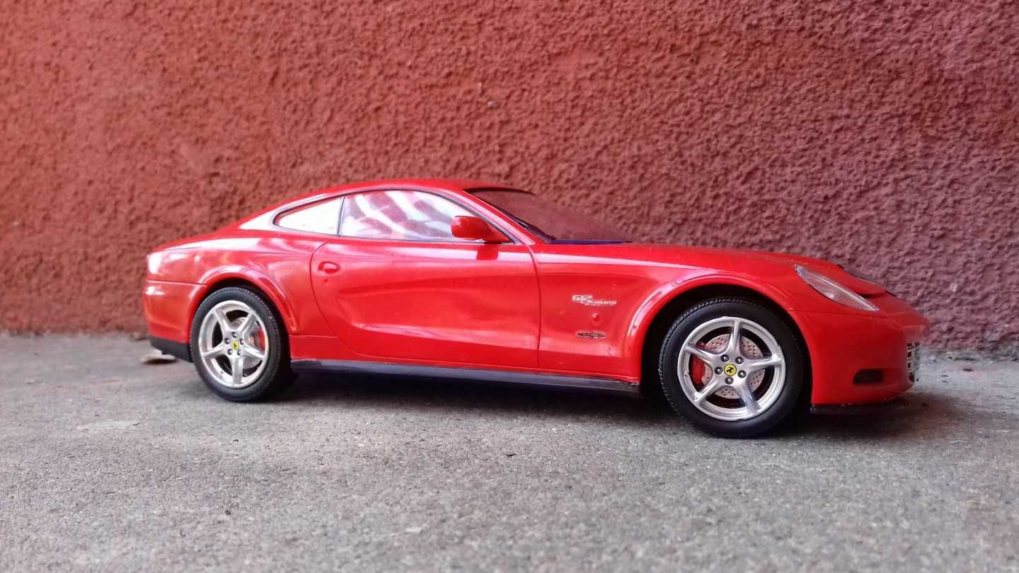 Ferrari 612 Scaglietti 1:24 Revell model samochodu