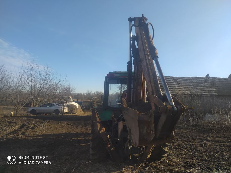 Продам трактор экскаватор Мтз 82
