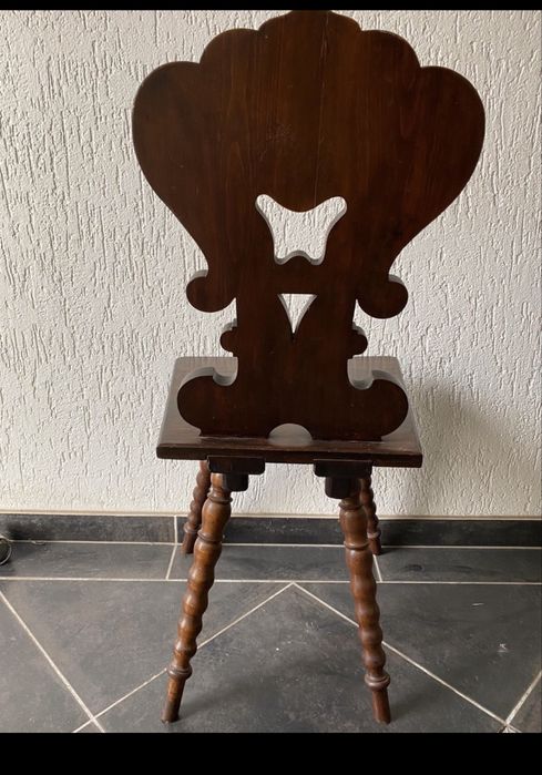 Antyk krzesła chłopskie z litego dębu ok. 1800 r.