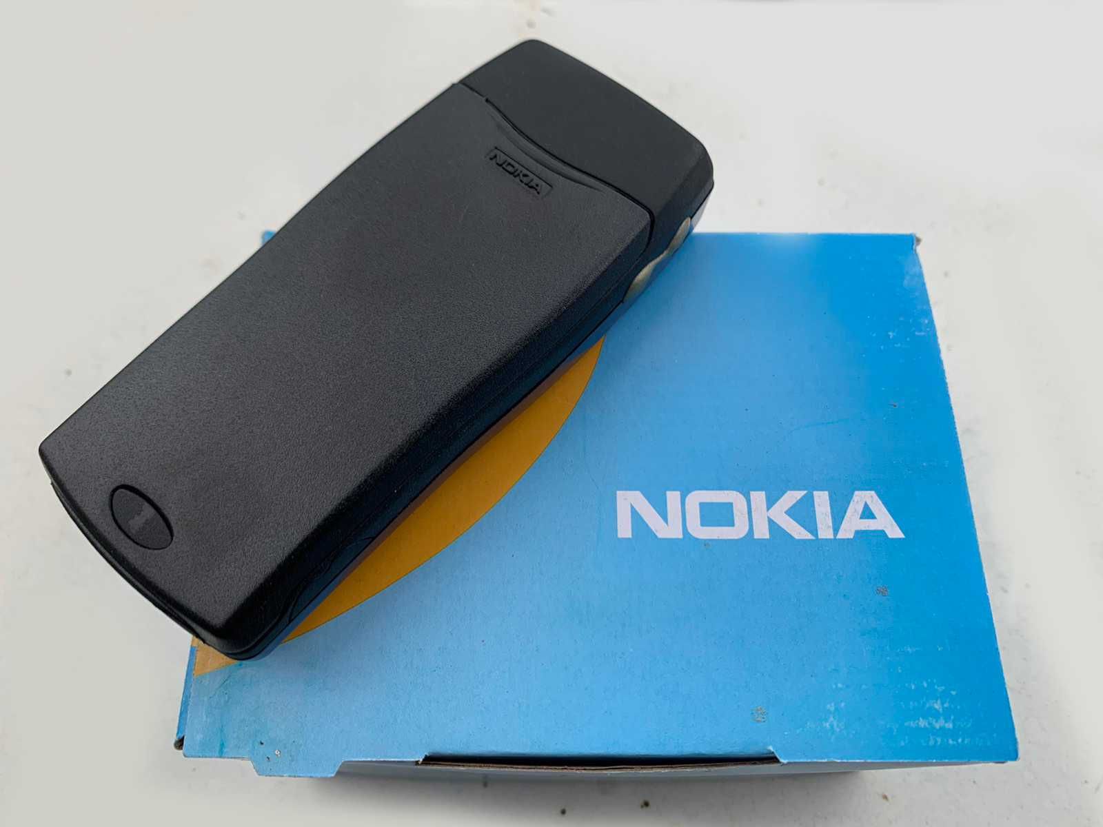 Nokia 8250 Blue простенький новый телефон для легких задач