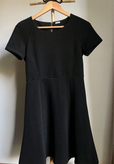 Vestido cintado preto Pinkie