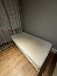 Materac sprężynowy 90/200 i łóżko drewniane Ikea