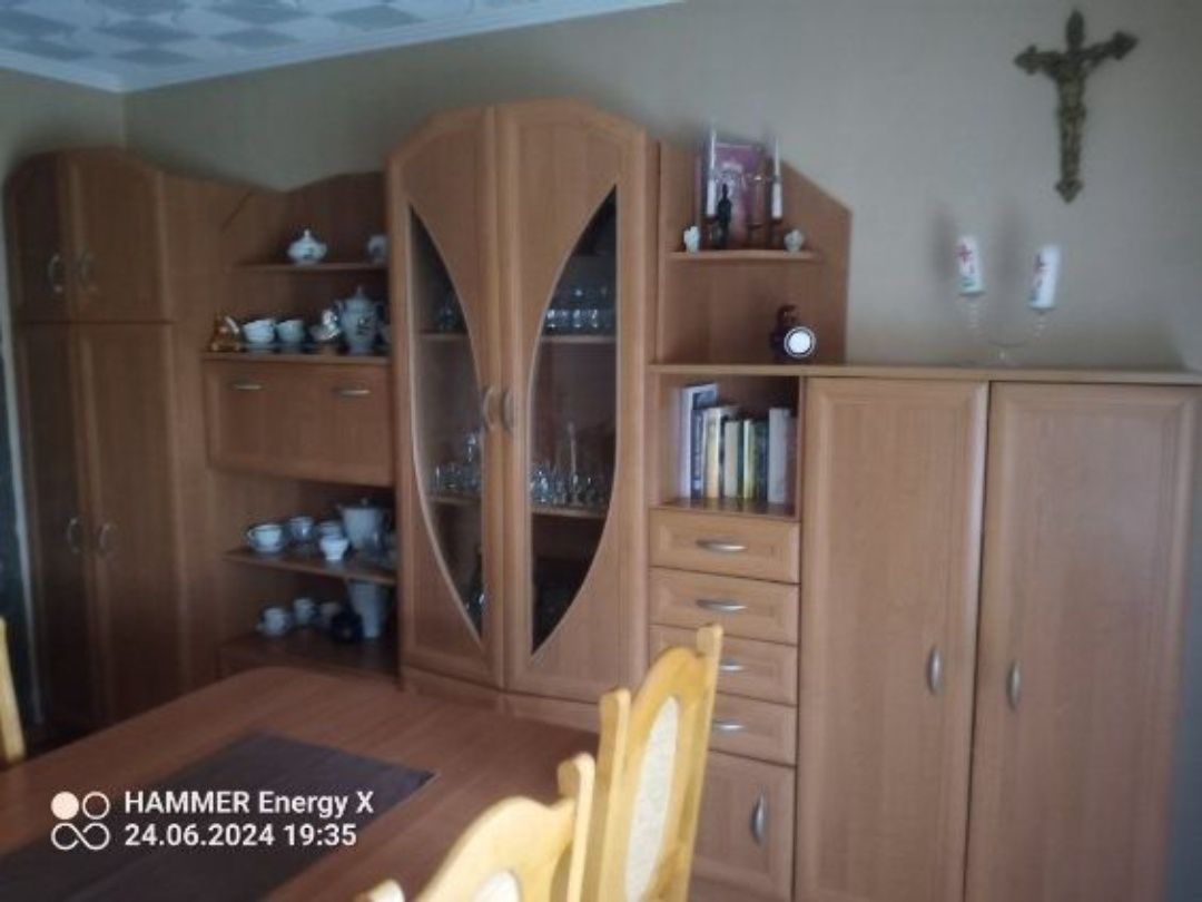 Meble, stół, krzesła do jadalni