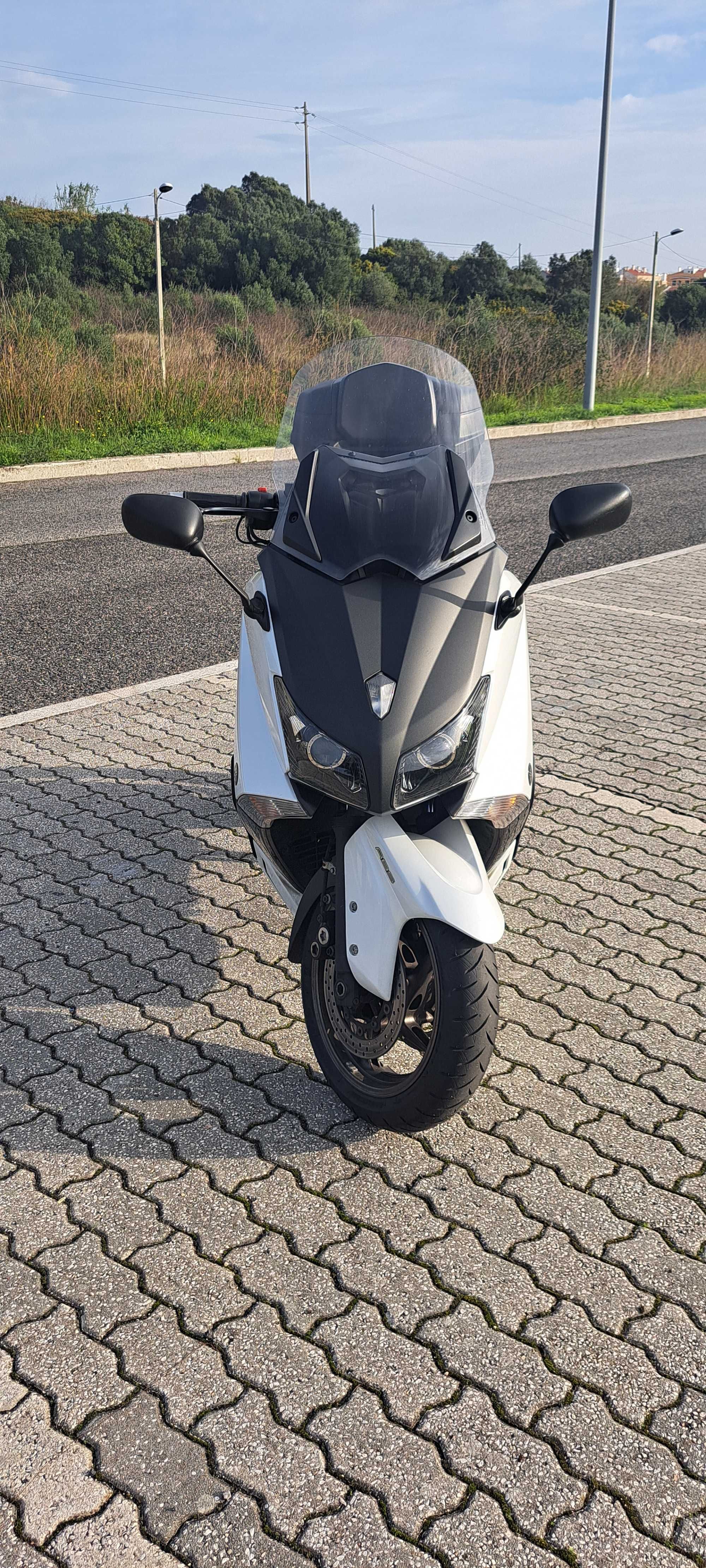 Yamaha T-Max 530cc - 2013 – Estimada, com revisão feita e extras!