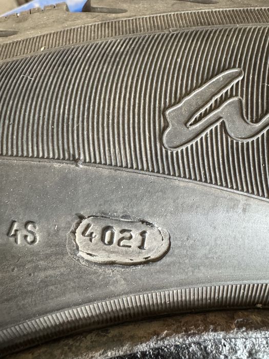 Продам резину, гуму з дисками 195 65 15