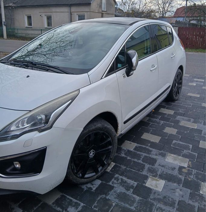 Пежо Peugeot 3008 2013 року дизель 2,0 автомат