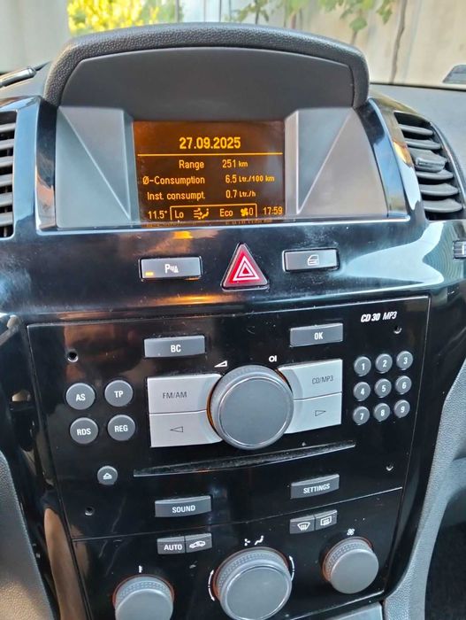 Опель зафіра 2010