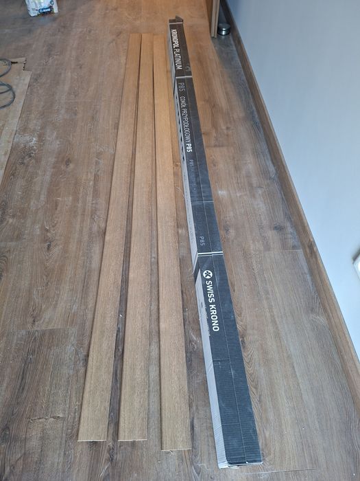 Listwy przypodłogowe Swiss Krono P85 Dąb Kuba D40174 . 3 szt 7,5 mb