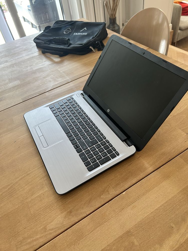 HP 255 g5 notebook PC wraz z ładowarką