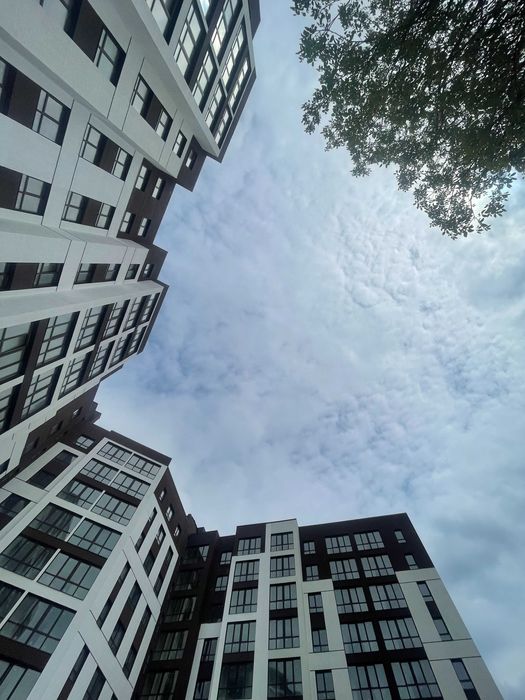 Продаж 1кім.квартири біля Парку і Озера! Ідеальний 5поверх!