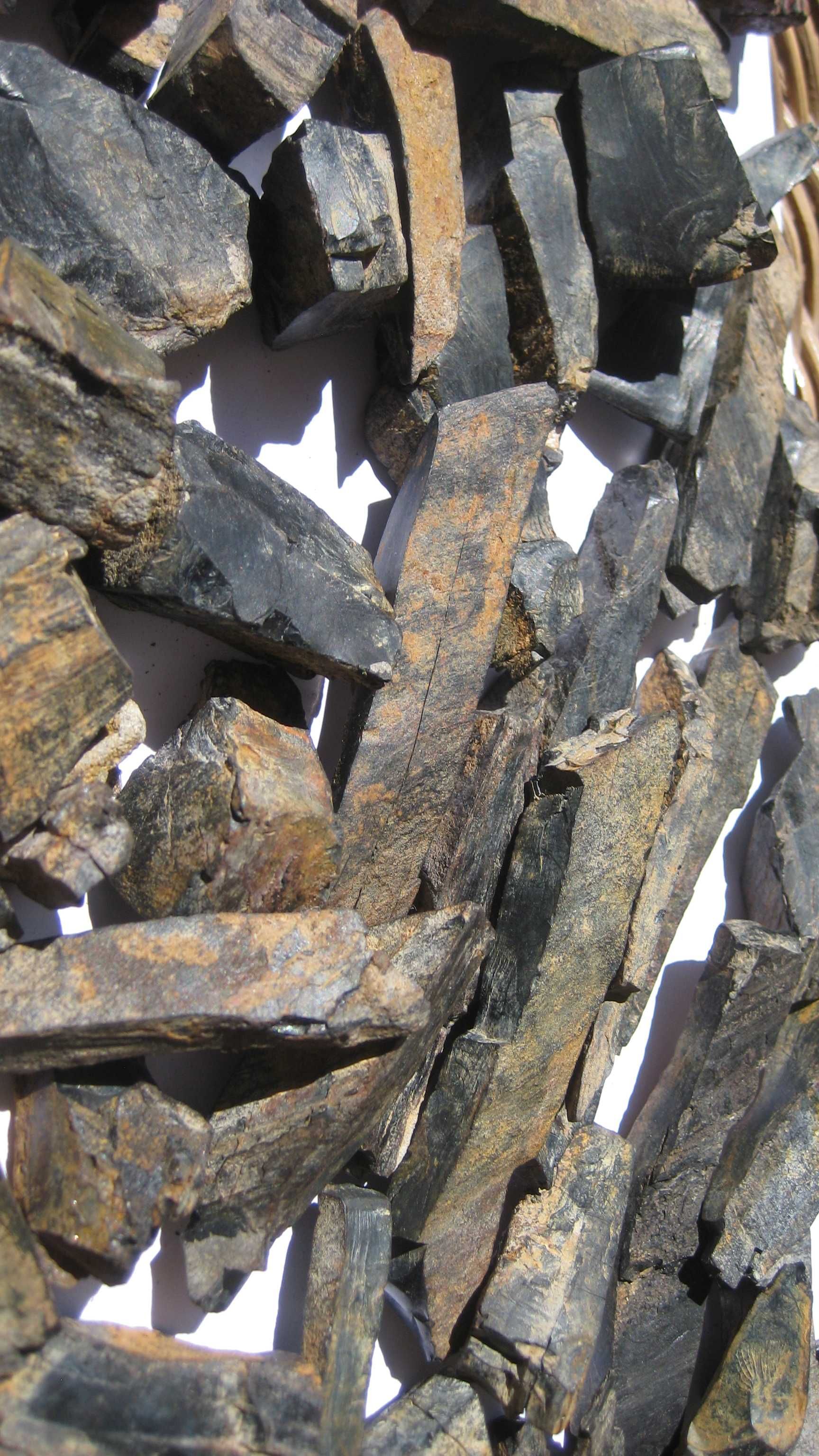 Gagat półszlachetny ( kamienie do 10 gram )_ sprzedam.