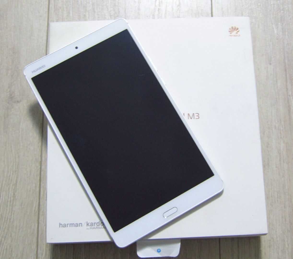 Планшет Huawei MediaPad M3 8.4 BTV-W09 4/32gb