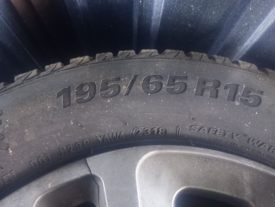 Sprzedam oponę 195/65 4 sztuki na felgach 15 zimówki