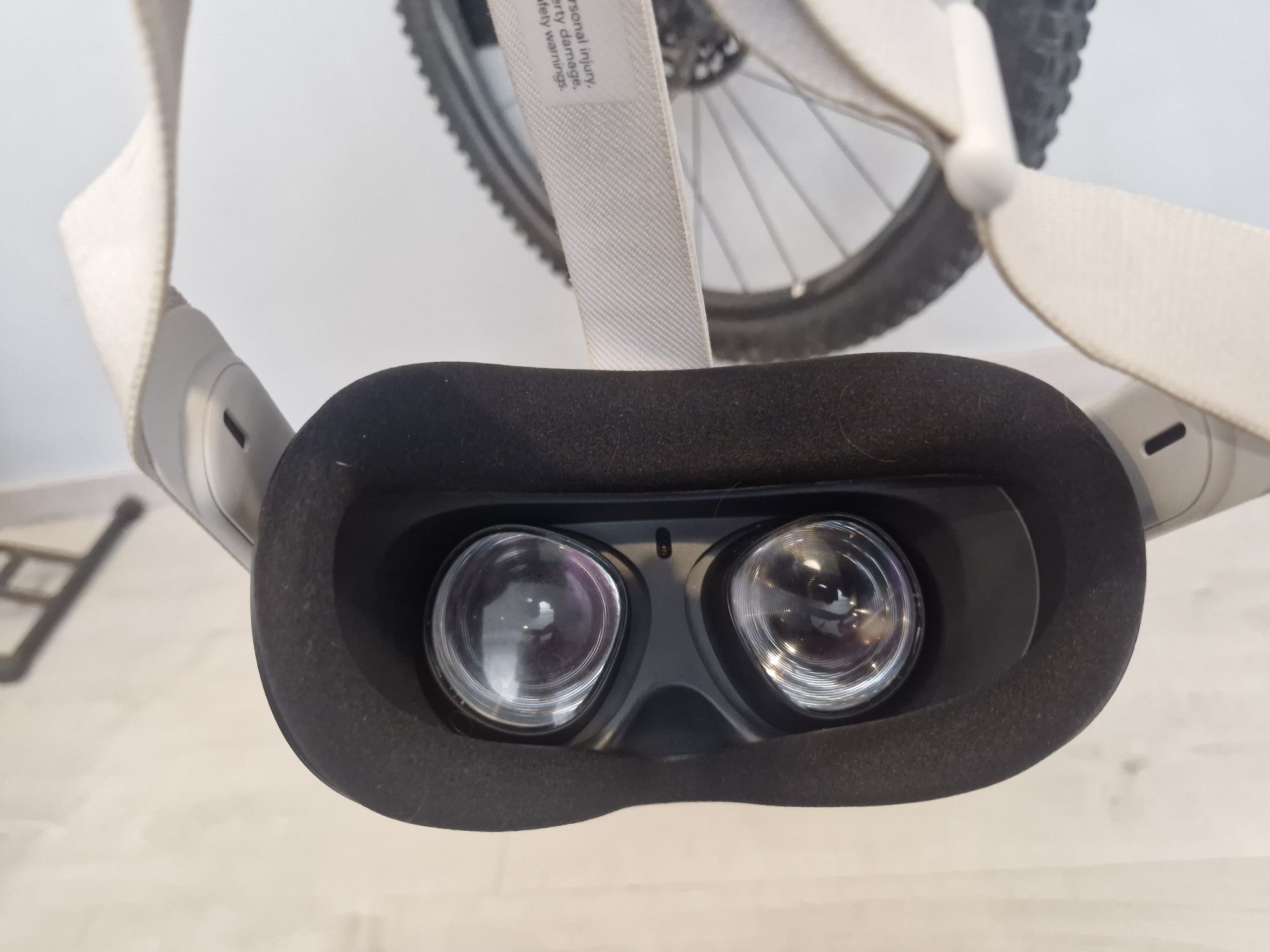 VR Meta Oculus Quest 2.
Doskonałe urządzenie VR z niesamowitą jakością