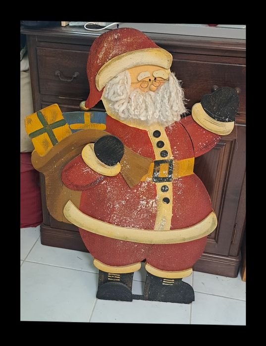 Pai natal de madeira