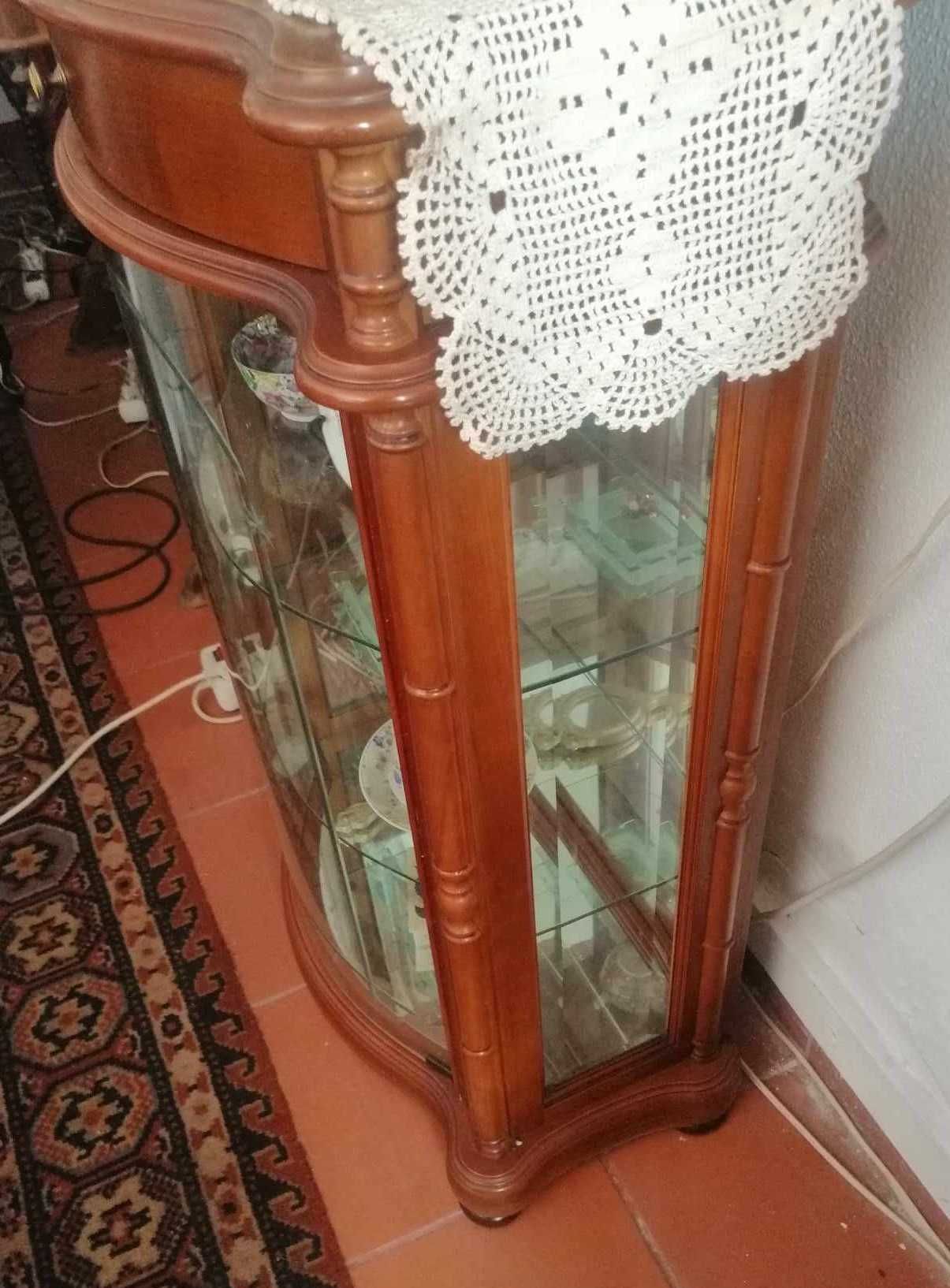 2 Móveis/ Vitrine em madeira maciça ( Vendo individual) Ler Descrição
