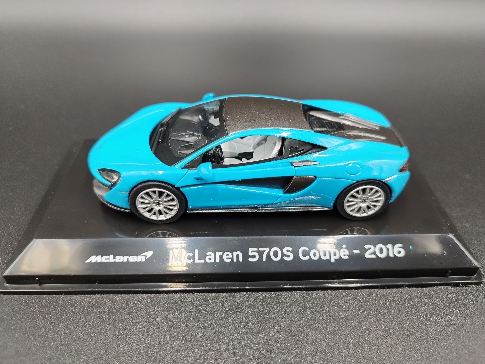 1:43 Altaya 2016 McLaren 570S Coupe model