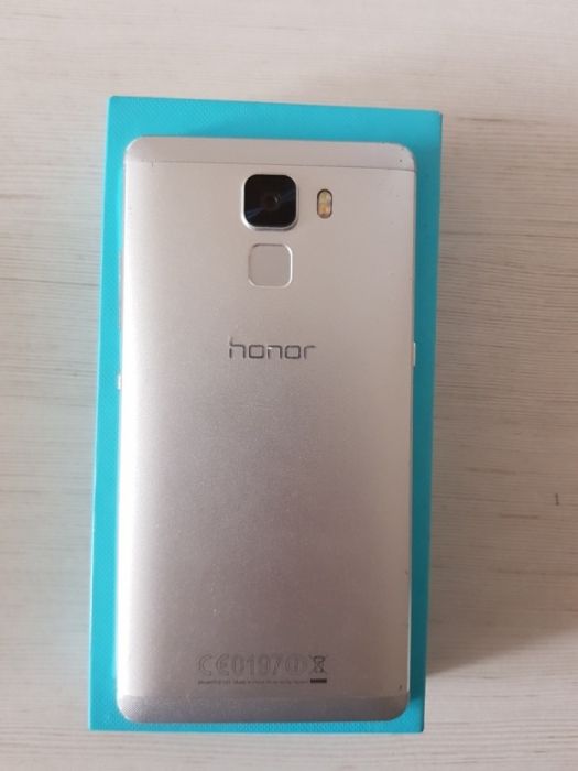 Honor 7 z pękniętym wyświetlaczem