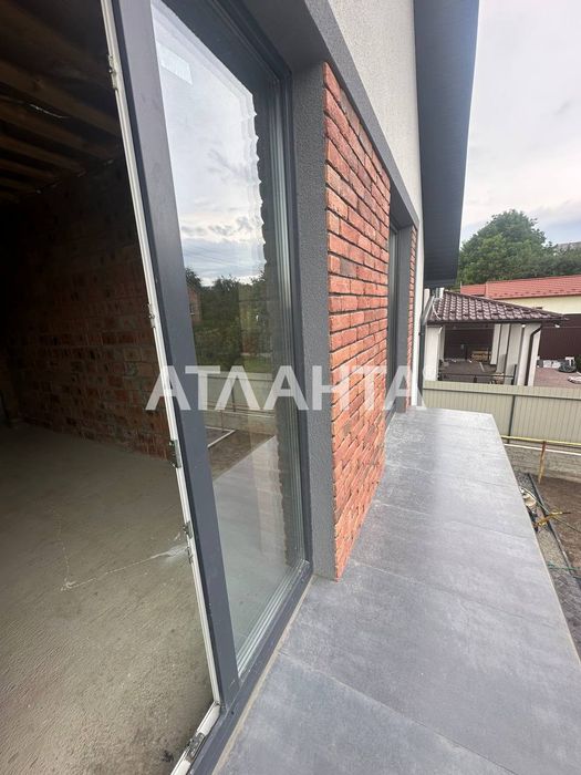 Будинок, 5хв від Майдану, 6 соток, басейн, альтанка та гараж