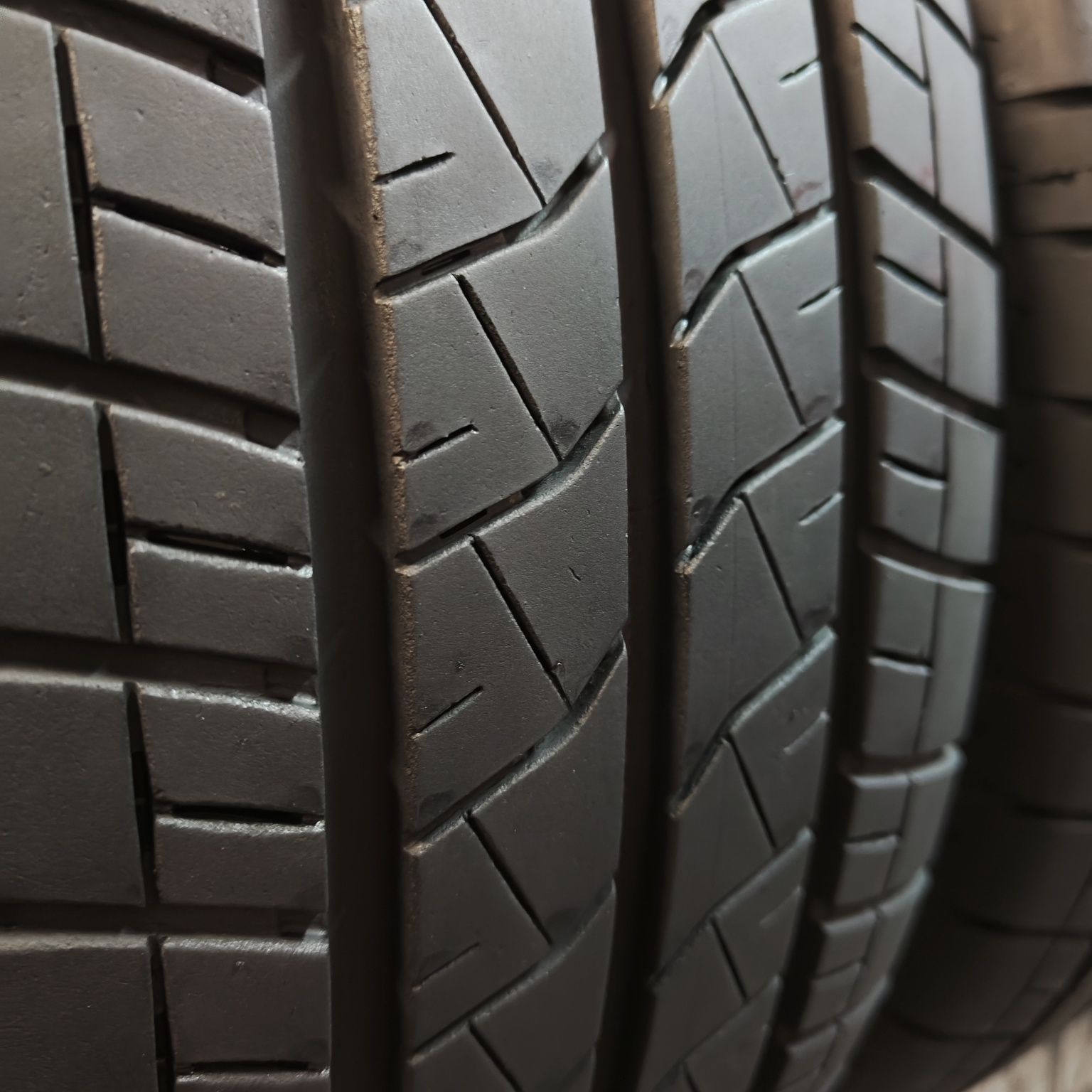 215/65/16 C Sprzedam parę opon letnich Bridgestone