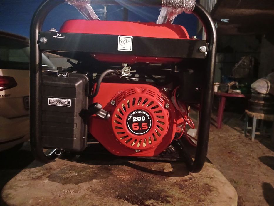 Генератор новий бензин 6.5 Кв
